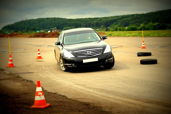 Контраварийное вождение в Липецке. Ultra Подарки. Купить уроки контраварийного вождения в Липецке. Научитесь водить машину в любых условиях! Сервис UltraPodarki.ru 8 800 505 95 30. Контраварийное вождение Липецк, контраварийное вождение, экстремальное вождение Липецк, экстремальное вождение, обучение вождению Липецк, обучение вождению, вождение Липецк, вождение,  курс вождения Липецк, курс вождения, курсы экстремальное вождения Липецк, курсы экстремального вождения, обучение в автошколе Липецк, обучение в автошколе
