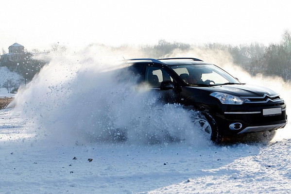 Контраварийное вождение в Липецке. Ultra Подарки. Купить уроки контраварийного вождения в Липецке. Научитесь водить машину в любых условиях! Сервис UltraPodarki.ru 8 800 505 95 30. Контраварийное вождение Липецк, контраварийное вождение, экстремальное вождение Липецк, экстремальное вождение, обучение вождению Липецк, обучение вождению, вождение Липецк, вождение,  курс вождения Липецк, курс вождения, курсы экстремальное вождения Липецк, курсы экстремального вождения, обучение в автошколе Липецк, обучение в автошколе