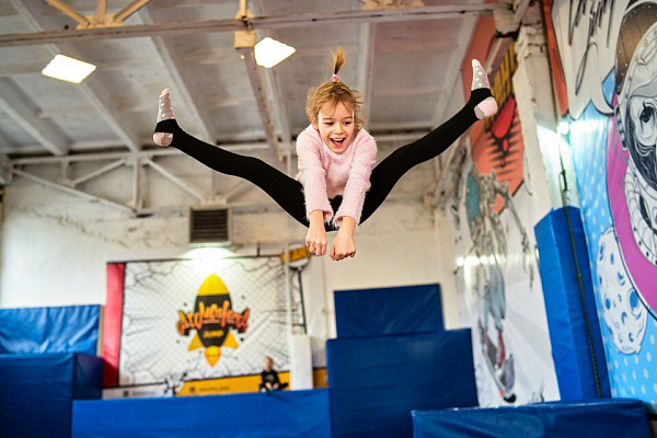  Батутный центр в Липецке. Сервис Ultra Подарки. Купить подарочный сертификат в батутный центр, попробуйте прыжки на батуте в Липецке. Сервис UltraPodarki.ru 8 (800) 555 95-30.. Батутный центр , батутный центр, батутный центр цены, батутный центр в Липецке,  батутный парк, батут прыгать, прыжки +на батуте, батут Липецк, батут спорт