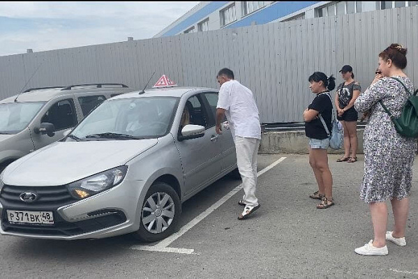 Контраварийное вождение в Липецке. Ultra Подарки. Купить уроки контраварийного вождения в Липецке. Научитесь водить машину в любых условиях! Сервис UltraPodarki.ru 8 800 505 95 30. Контраварийное вождение Липецк, контраварийное вождение, экстремальное вождение Липецк, экстремальное вождение, обучение вождению Липецк, обучение вождению, вождение Липецк, вождение,  курс вождения Липецк, курс вождения, курсы экстремальное вождения Липецк, курсы экстремального вождения, обучение в автошколе Липецк, обучение в автошколе