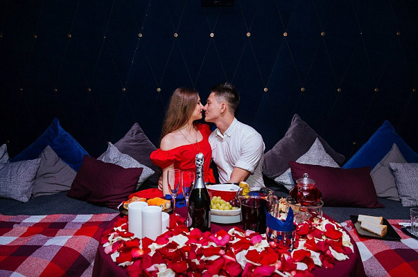 Романтическое свидание в кинотеатре в Липецке. Ultra Подарки. Купить романтическое свидание в кинотеатре в Липецке. Подарите самым близким незабываемые моменты и признайтесь в искренних чувствах. Сервис UltraPodarki.ru 8-800-505-95-30. Романтическое свидание в кинотеатре в Липецке, свидание в Липецке, свидание в кинотеатре, сертификат на свидание в кинотеатре, сертификат на свидание в Липецке, купить свидание, купить свидание Липецк, первое свидание, девушка свидание, хороший кинотеатре, романтический кинотеатре, романтический вечер, романтический ужин, романтические любимому, романтическая музыка