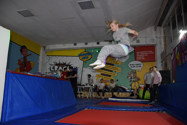  Батутный центр в Липецке. Сервис Ultra Подарки. Купить подарочный сертификат в батутный центр, попробуйте прыжки на батуте в Липецке. Сервис UltraPodarki.ru 8 (800) 555 95-30.. Батутный центр , батутный центр, батутный центр цены, батутный центр в Липецке,  батутный парк, батут прыгать, прыжки +на батуте, батут Липецк, батут спорт