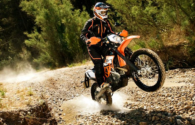 Катание на мотоцикле в Липецке. ULTRA ПОДАРКИ. Купить катание на мотоцикле в Липецке. Попробовав езду на мотоциклах, вы получите порцию адреналина и невероятные эмоции. Сервис: UltraPodarki.ru 8 800 505 95 30.. Катание на мотоцикле в Липецке, прокат мотоциклов Липецк, катание на мотоциклах, прокат мотоцикла, езда на мотоцикле Липецк, езда на мотоцикле, мотопрогулка Липецк, мотопрогулка, поездки на байке, личный мотоцикл, катание на мотоцикле, мотоциклетный шлем, увлечение поездками на мотоцикле, пристрастие к мотоциклам, сертификат на поездку на мотоцикле, прокатиться на мотоцикле, мото-транспорт, мото-треки, мото-поездки, езда на мотоцикле в Липецке, катание на мотоцикле в Липецке, мотоклуб в Липецке
