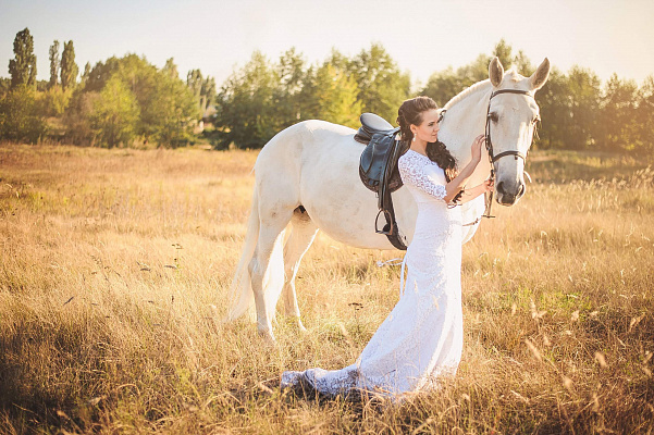 Конная прогулка в Липецке. Подарочные сертификаты Ultra Подарки. Купить оригинальный подарок или подарочный сертификат на Конная прогулка в Липецке. Сервис UltraPodarki.ru 8-800-505-9530. Катание на лошадях, Прогулка на лошади, Прогулка на лошадях для двоих, Конная прогулка, конный клуб, Конный клуб Гиппа, конная прогулка, конная прогулка в Липецке